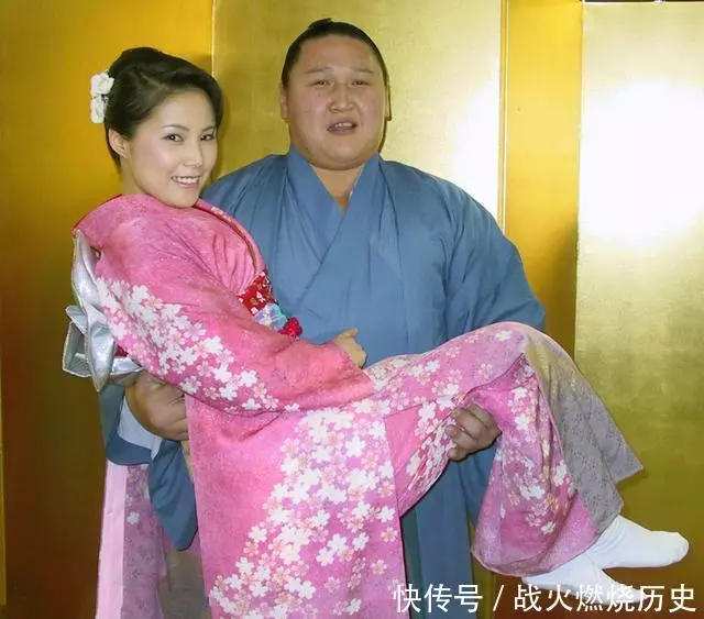 為什麼日本有很多漂亮的女明星會嫁給相撲手?原因:在生活上需要!
