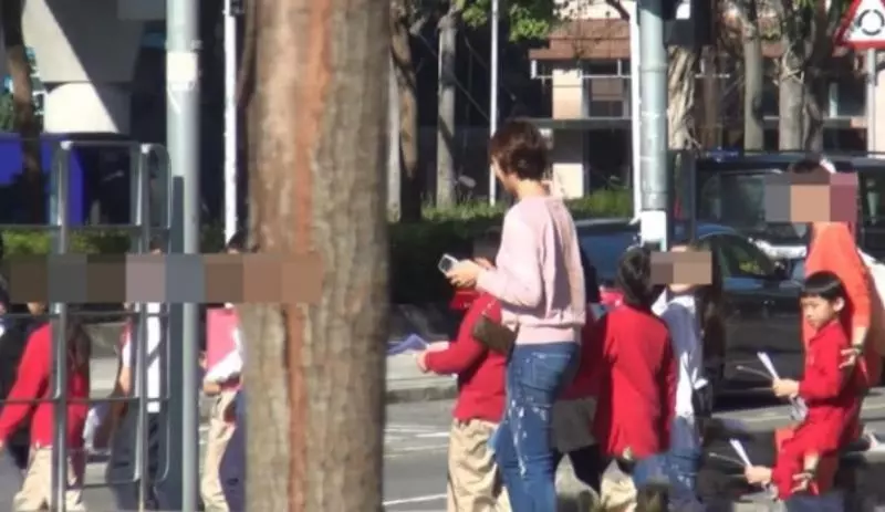 蔡少芬參加女兒學校親子活動,穿大媽裝素顏出鏡的她真的很接地氣