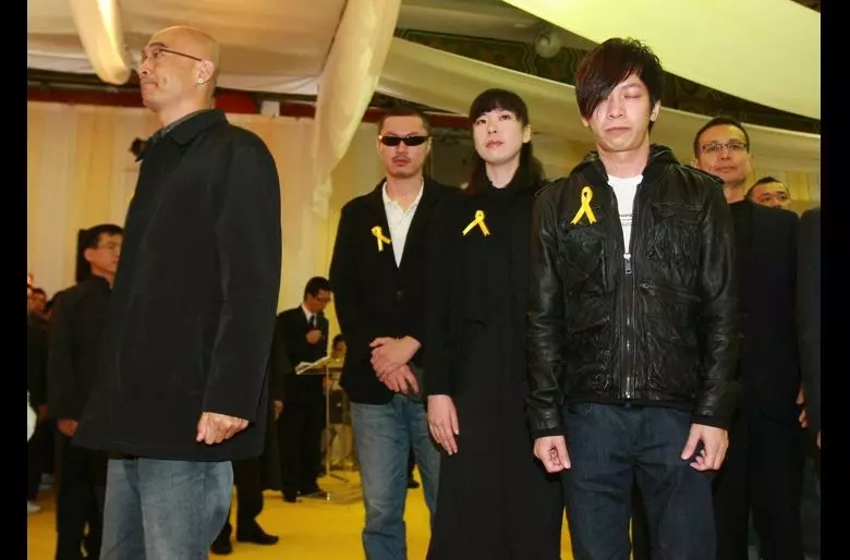 一曲成名,剛要紅就遭遇不幸!婚禮前突然得病,34歲卻遺憾去世了!庾澄慶、SHE祭奠,好友張智成崩潰痛哭!