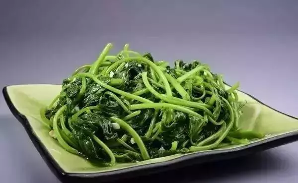 番薯葉能保護血管、清潔腸道、防貧血,改善便秘!但是不能這樣吃,趕快告訴家人~