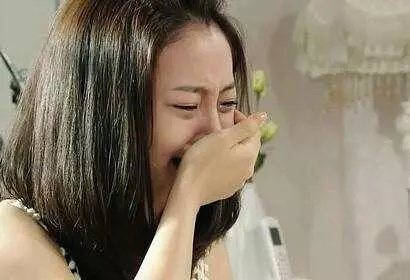 和小姑子一起坐月子 婆婆給她吃雞給我吃米湯 老公一句話我淚崩