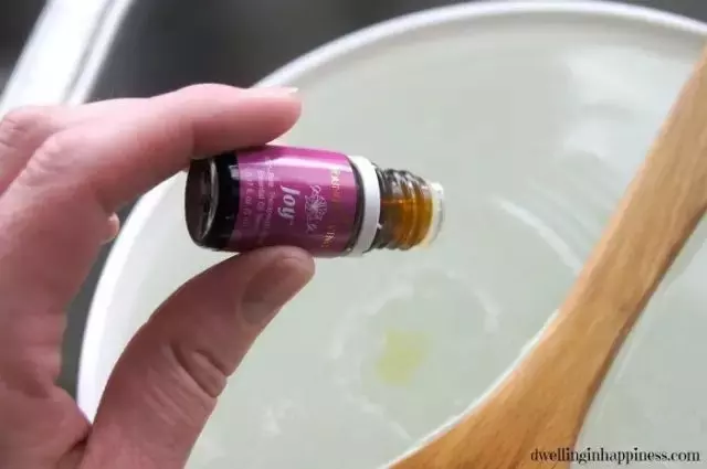【實用】洗衣液再也不用買,自己做的不傷皮膚,不傷衣服,超好聞!