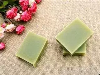 【實用】洗衣液再也不用買,自己做的不傷皮膚,不傷衣服,超好聞!