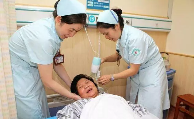婆婆使計幫情人上位,婆婆面對我的一紙離婚書,我讓她悔恨終生
