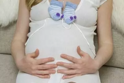 知道我懷的是女孩,婆婆反而對我更好,孩子沒了後,我想掐死她