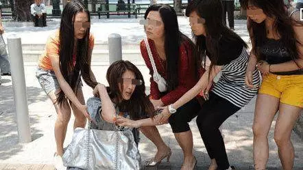 知道我懷的是女孩,婆婆反而對我更好,孩子沒了後,我想掐死她