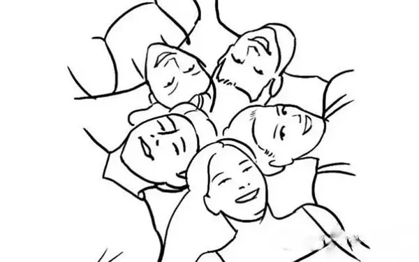 通常拍團體照時,大家肯定都傻傻地站成一排,但事實上你可以「這樣拍」!