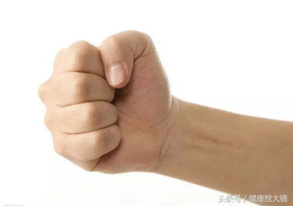 不管男女睡前敲手36下,改善睡眠,不得老年癡呆! !