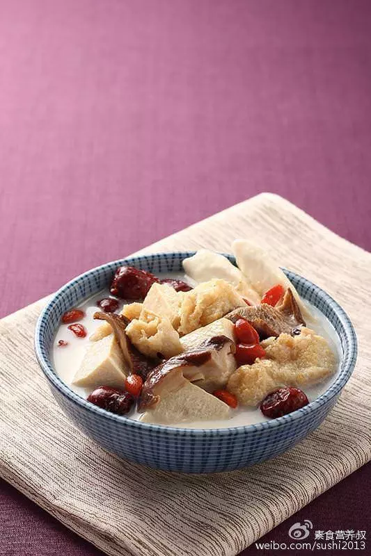 這【10道素食燉菜湯】不但美味又能讓你補身,吃得無負擔,身體更健康