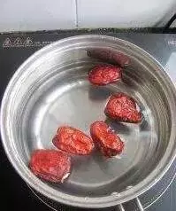 媽媽煮水果茶治便秘,還幫助排體內宿便!女兒喝了一個月還瘦了10斤,想瘦身不要錯過!