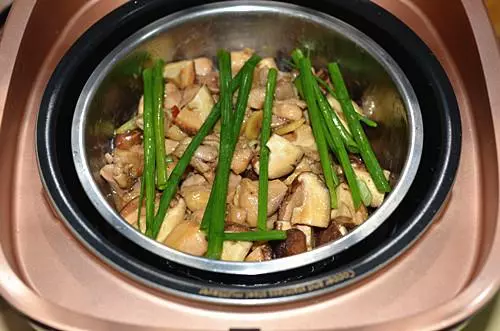 蒸的很簡單 真的超好吃—香菇蒸滑雞