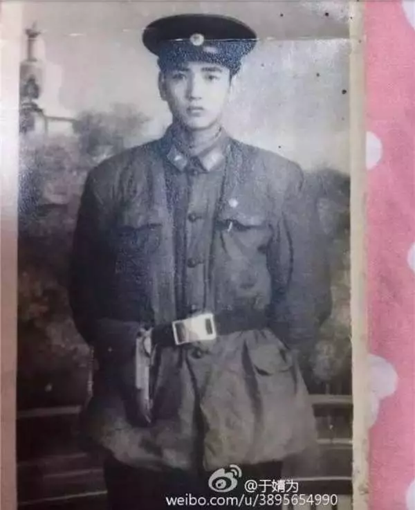 當我們正在迷戀「照片修很大」的網紅時,網友PO了爸媽當年沒有PS過的舊照,完全屌打現在明星!