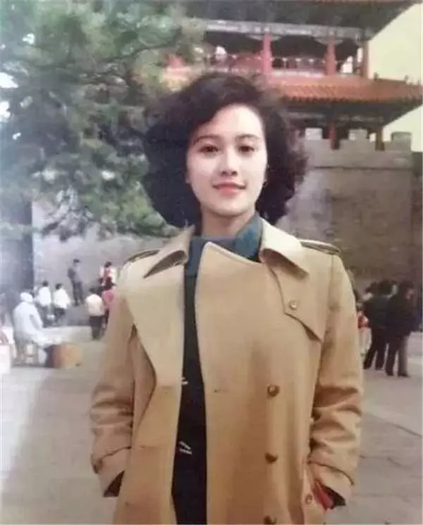 當我們正在迷戀「照片修很大」的網紅時,網友PO了爸媽當年沒有PS過的舊照,完全屌打現在明星!