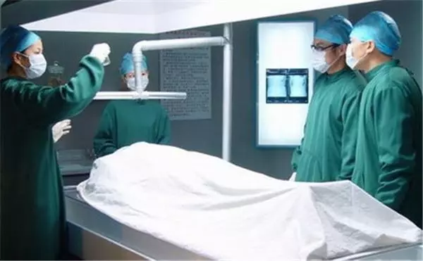 為什麼人過世後要「用布蓋住臉」?本以為只是民間習俗,殊不知其實是有科學根據的!