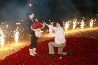 結婚第三天回門,老公不肯跟我回去,我摔門回娘家去到門口我哭了