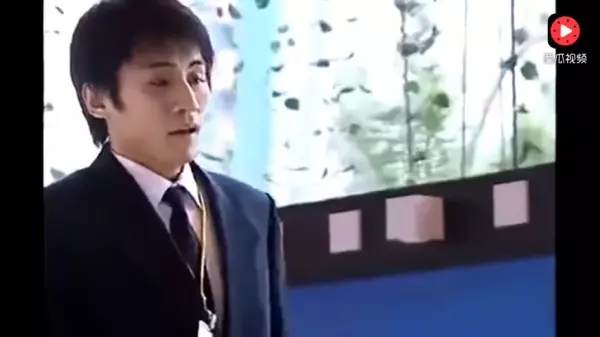 老先生看房沒人理,只有他盡責招待!隔天一名法國設計師竟上門:我買下你們整棟樓