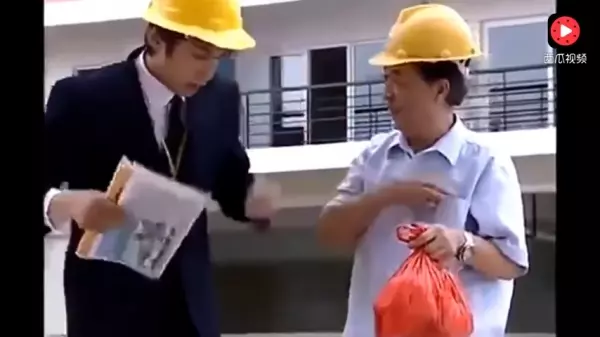 老先生看房沒人理,只有他盡責招待!隔天一名法國設計師竟上門:我買下你們整棟樓