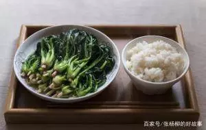 好心女人救濟三個乞丐,多年後生活陷入困境,來了一個億萬富翁