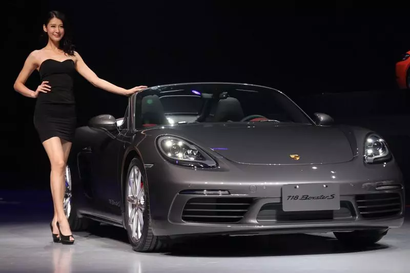 北宜小山丘擊落保時捷!女出院「全額付現」再買一輛:這次選敞篷Boxster