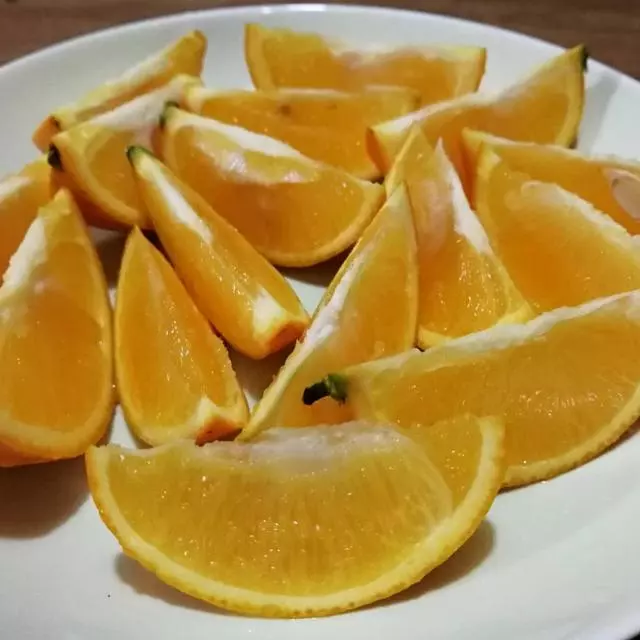 冰糖蒸橙子的功效和作用居然這麼大!老人和小孩的冬季保健美食!