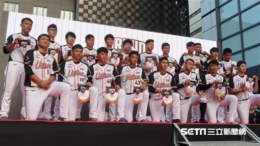 中職/球員目標有梗 愛情摩天輪入列