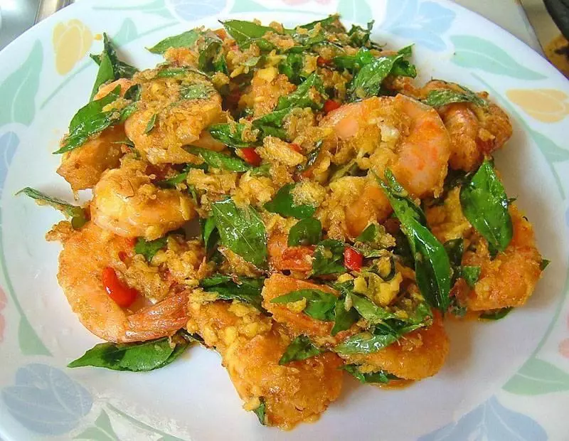 奶油香加鹹蛋香混合的【金沙奶油蝦食譜】聞了就令人食指大動的料理,讓你開胃吃個不停~~~~