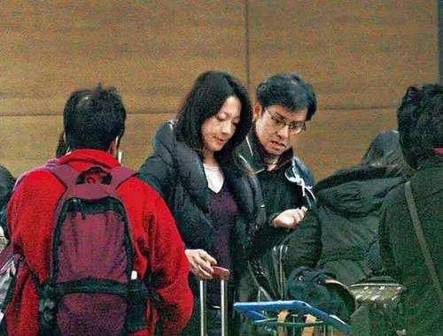 生不了孩子就離婚,娛樂圈又一女星被掃地出門,五年青春喂了狗