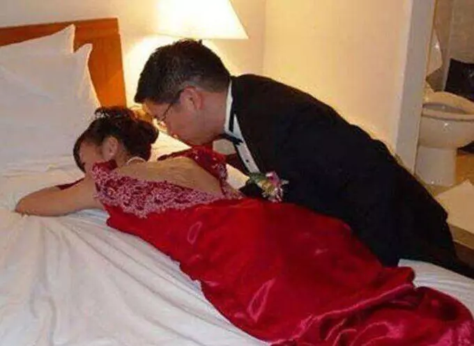 新婚夜女兒腹痛,女婿非說沒事,母親不放心,送去檢查後,報了警