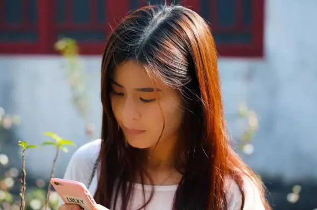 老婆每天下班回家總愛洗澡,偷偷打開老婆的包,我把婚離了