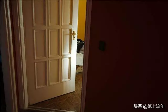 嫂子離婚,小叔子瞞著家人幫她租房,隔天送生活費,敲開門,蒙了