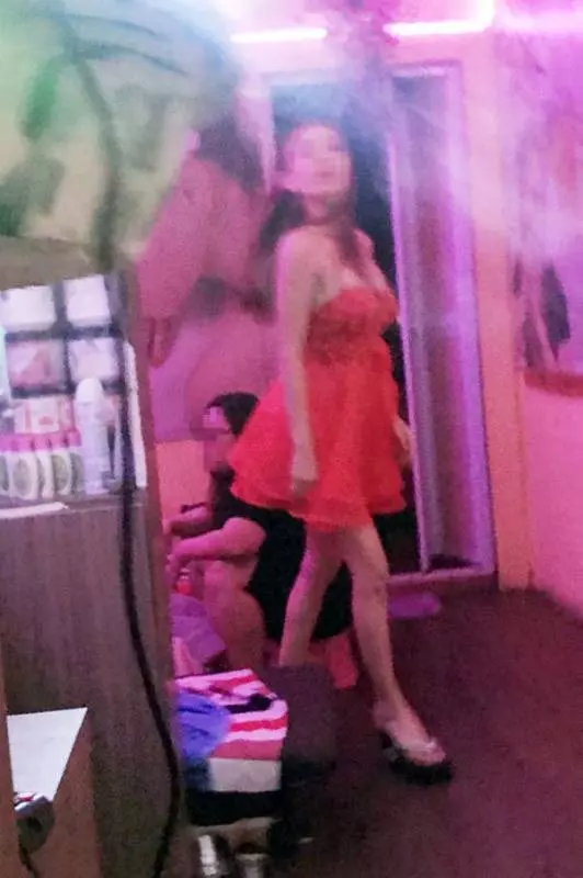 暗訪獅城另類「美容院」,中國、越南妹為拉客竟敢這樣做!