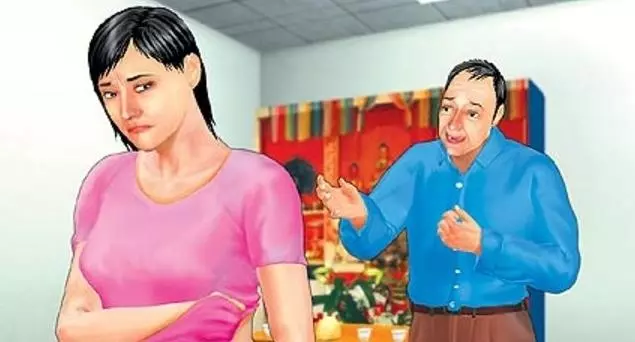 兒子告訴我有個阿姨在爸爸屋裡很久,我氣得轉動鑰匙把門一打開,眼前畫面讓我說不出話來