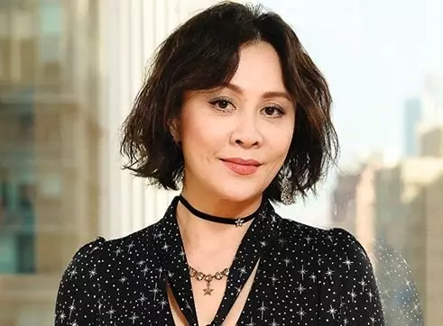 49歲蕭薔最新男友是20歲小鮮肉,但看到這面相,網友:被活活吸乾了!