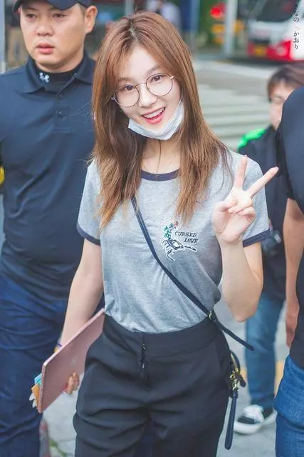 Twice正妹!背帶斜斜一放,網淪陷:真的犯規了。