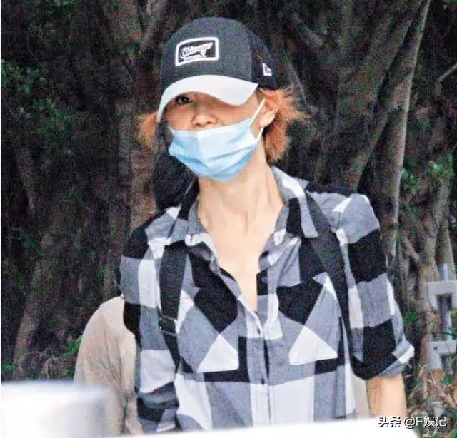 張曼玉搬去平民區,過隱居生活,現在的她是真的太瘦了!