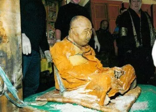 俄羅斯喇嘛離開80年仍然保存完好! 專家:他的體溫、指甲、皮膚就像活人一樣