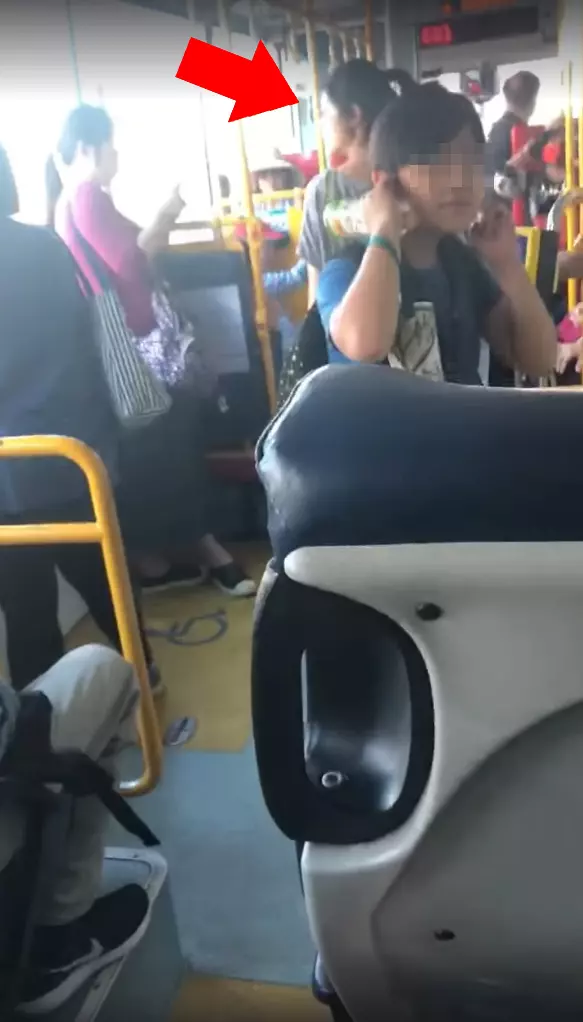 影/下車鈴沒按到!爆氣姐「獅吼國罵譙司機」 兒子旁邊尷尬摀耳