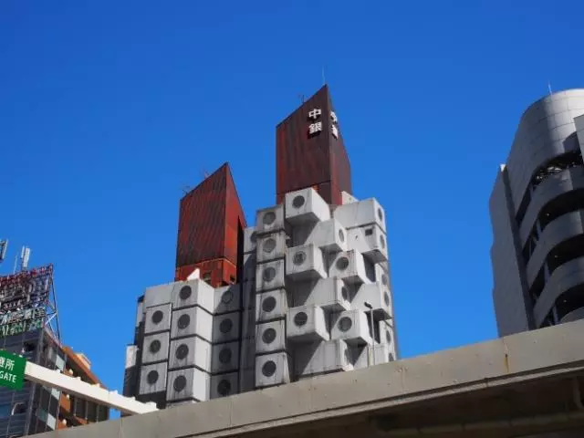 日本超科幻感「膠囊塔」旅客搶著住 「時代電影感房間設計」讓人穿越時空♥