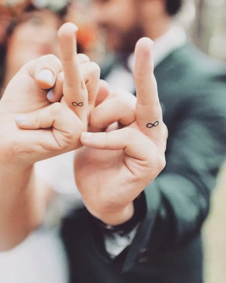 誰說結婚一定要婚戒?22對「用刺青代替婚戒」的霸氣情侶 你是鳥我是樹太浪漫~