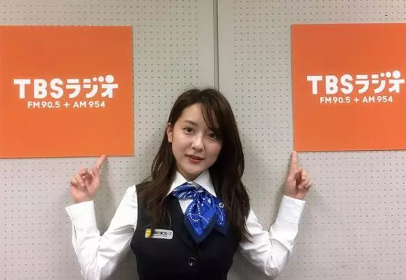 最正小黃女司機「出沒東京大街小巷」 IG曝光宅男跟喪屍一樣搶著搭:坐一次永生難忘啊XD