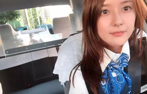 最正小黃女司機「出沒東京大街小巷」 IG曝光宅男跟喪屍一樣搶著搭:坐一次永生難忘啊XD