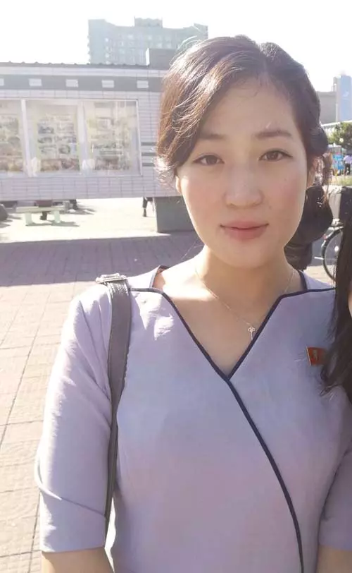 台灣妹花6萬塊「看清真實北韓」 街上全部都是微笑的套裝美女...食物好吃到哭出來!