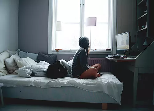 你寂寞嗎?BBC實驗發現「5大孤獨者特徵」:16-24歲年輕人最容易感到孤單