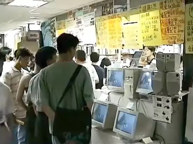 日本網友曝光「1995年的台北街頭」! 台灣人一看全感慨噴淚:以前路上的人們都不會....
