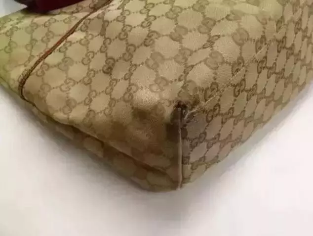 包包用久磨損變髒先別扔,幾個不花大錢的笨方法,3分鐘讓舊包變新包