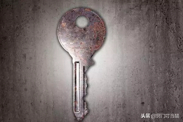 廢舊鑰匙不要扔,放在洗手間太有用了,很多人都不知道···