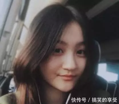 6歲被成龍抱著上春晚,後來長殘被罵最醜童星,17歲回國美到認不出!