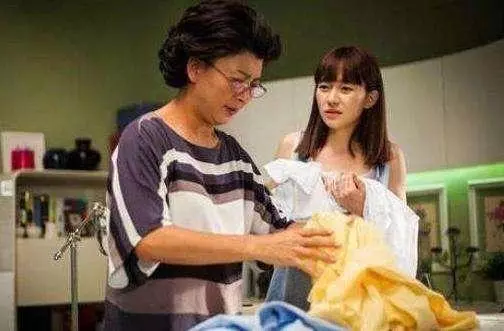 娘家陪嫁的房子,婆婆讓我給小叔子當婚房,我將婆家桌子掀了