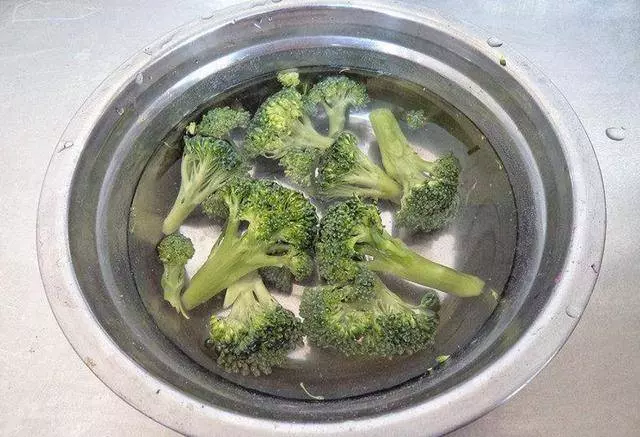 紅棗原來這麼髒,教你30秒把紅棗清洗乾淨,活了幾十年才知道