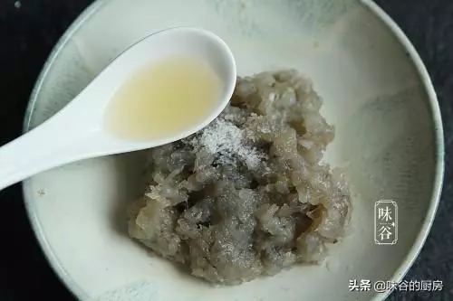 冬季就該多喝蘿蔔湯,與它同煮鮮上加鮮,營養加倍,多給孩子喝